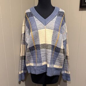 For The Republic Women Large V-Neck Sweater in Blue, Cream Preppy Plaid Cottage